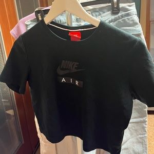 Nike Crop Top Tee